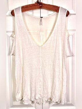 Free People Bittersweet Linen Blend Cold Shoulder Top size medium off white EUC